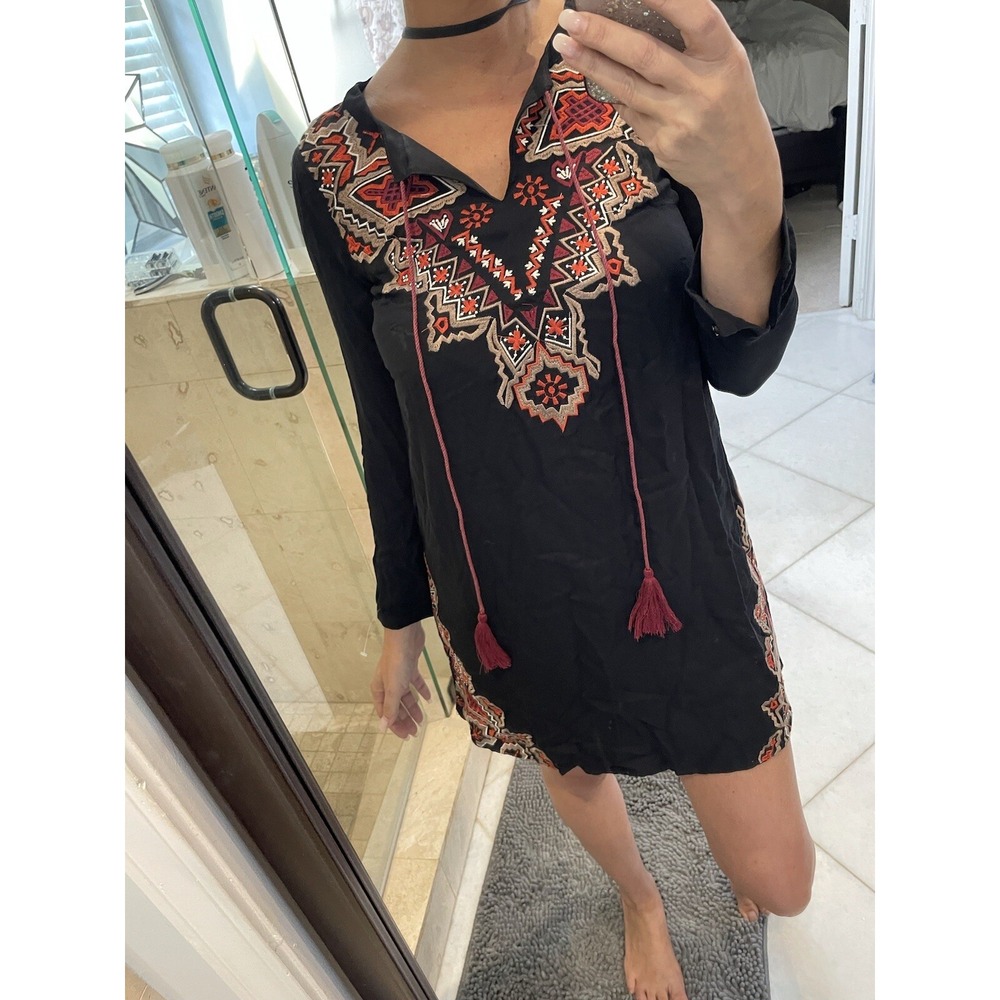 NWT THML Black Embroidered Colorful Floral Shift Dress XS V neck Long Sleeve